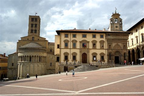 piazza grande arezzo.